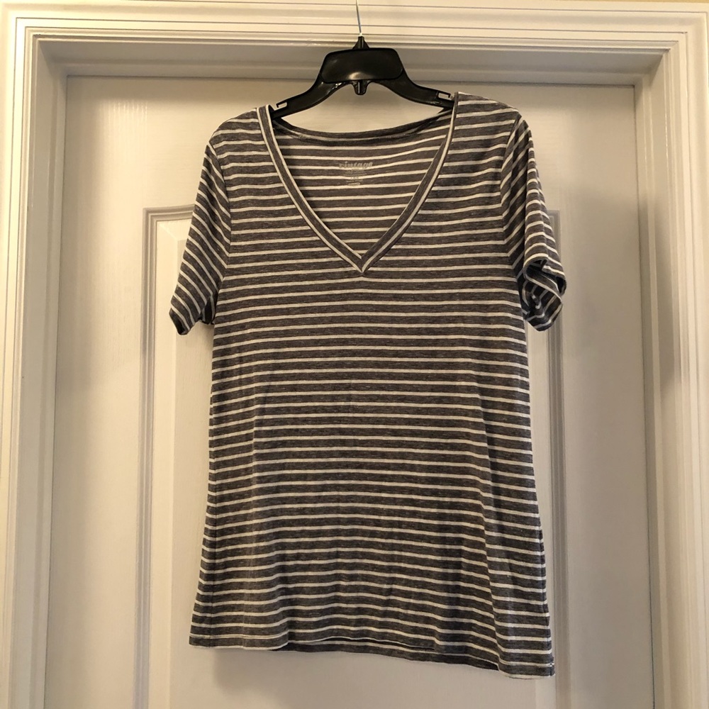 Old Navy t shirt